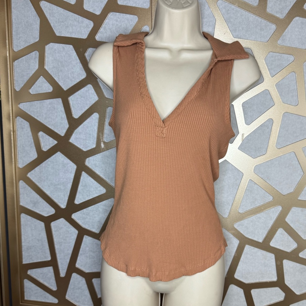 Evereve L Camell Collared Ribbed
Tank Sleeveless Top